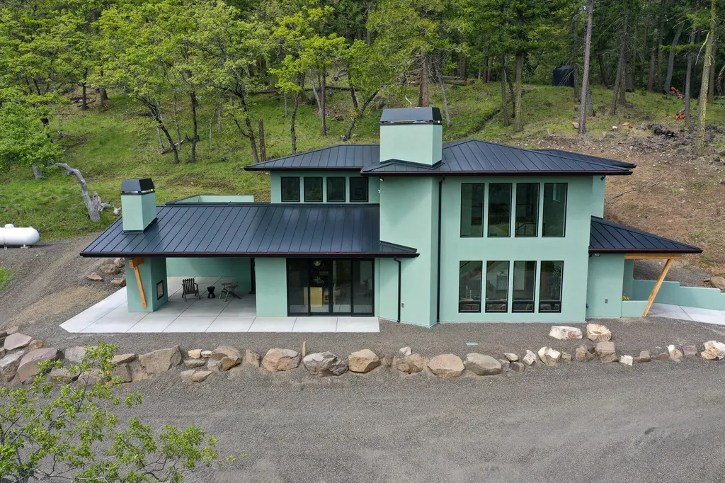 8612 Highway 66 Ashland OR 97520