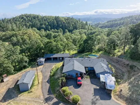 981 Oakview Drive Roseburg OR 97471