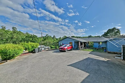 981 Oakview Drive Roseburg OR 97471