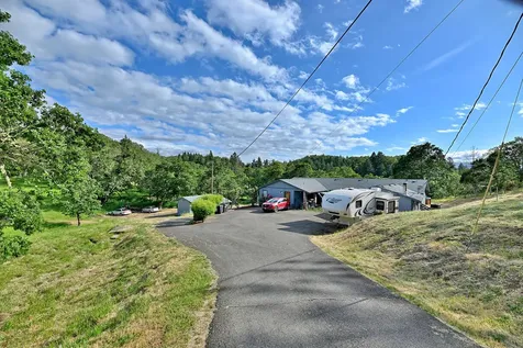 981 Oakview Drive Roseburg OR 97471