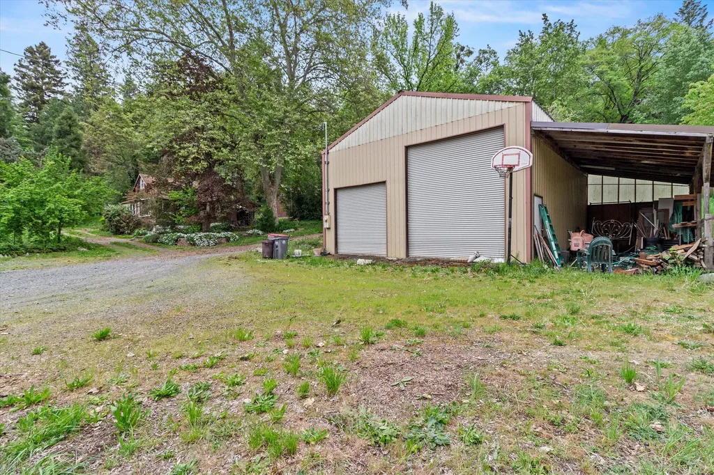 2973 Pioneer Road Medford OR 97501
