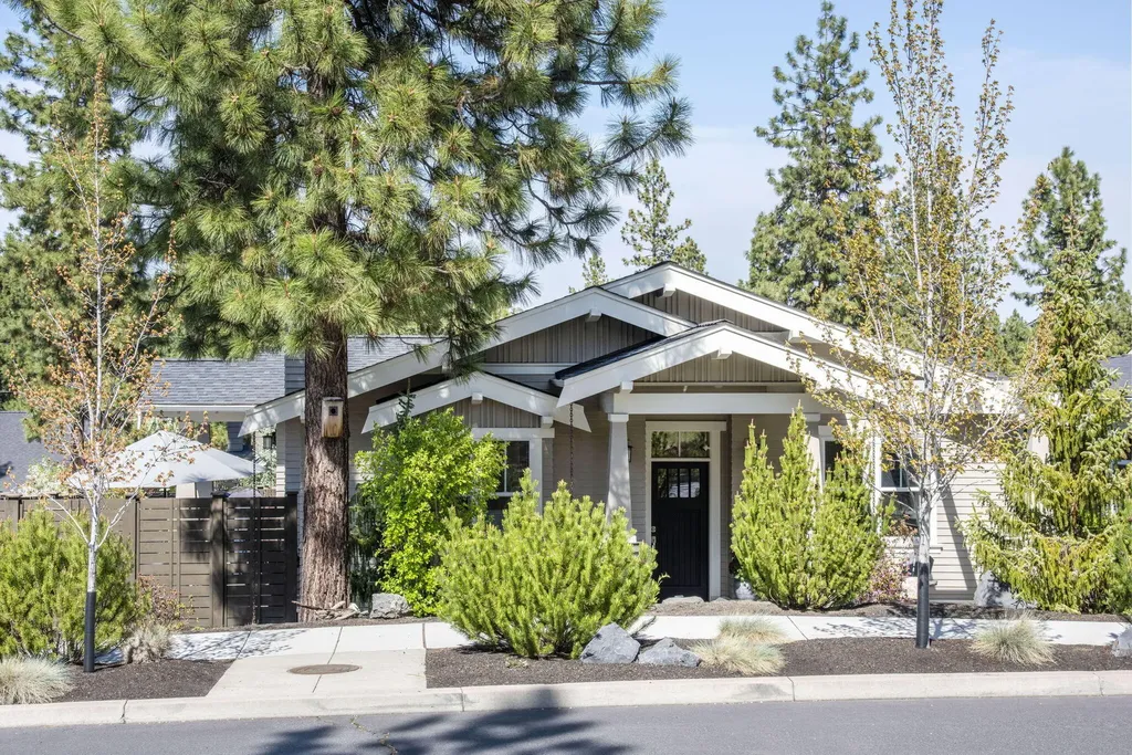 1868 NW Hartford Avenue Bend OR 97703