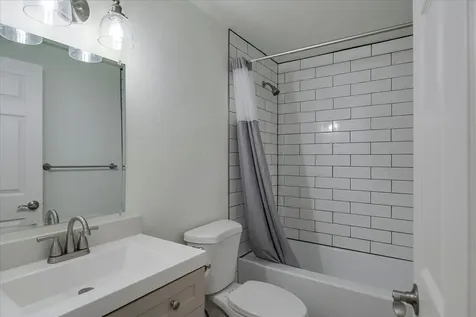 2360 SW Salmon Avenue Redmond OR 97756