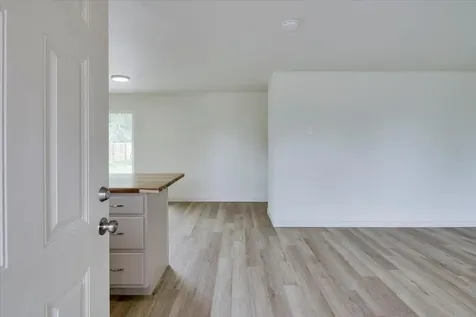 2360 SW Salmon Avenue Redmond OR 97756