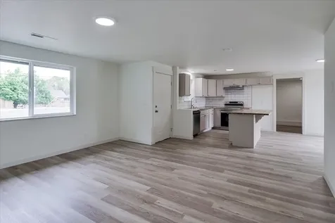 2360 SW Salmon Avenue Redmond OR 97756