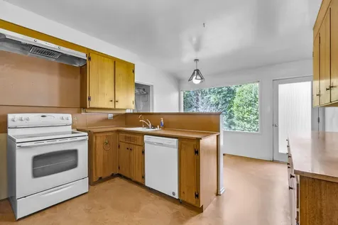 616 Cheryl Lane Phoenix OR 97535