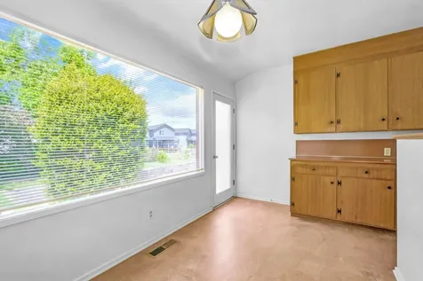 616 Cheryl Lane Phoenix OR 97535