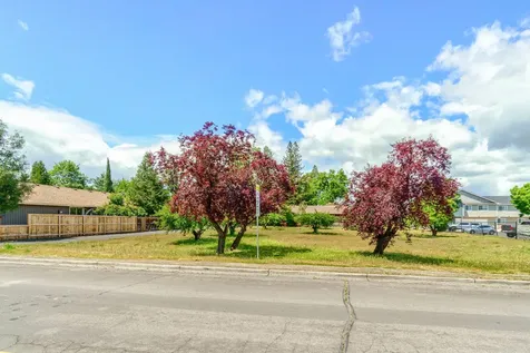 616 Cheryl Lane Phoenix OR 97535