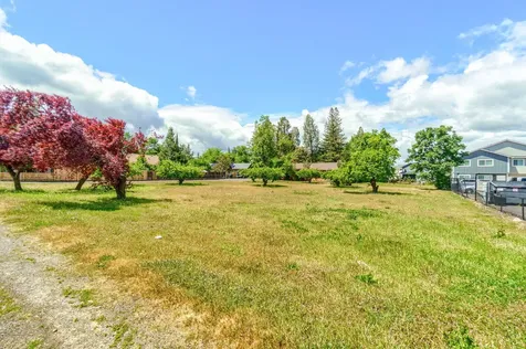 616 Cheryl Lane Phoenix OR 97535