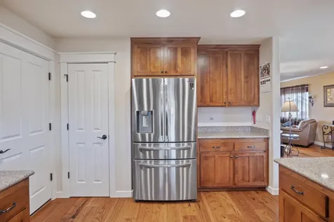 215 NW Knight Court Grants Pass OR 97526