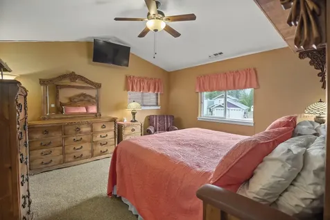 215 NW Knight Court Grants Pass OR 97526