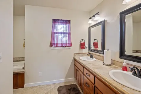 215 NW Knight Court Grants Pass OR 97526