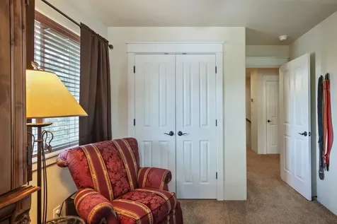 215 NW Knight Court Grants Pass OR 97526