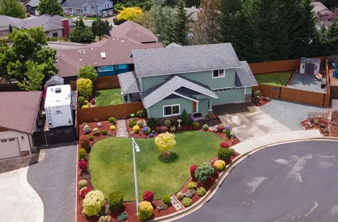 215 NW Knight Court Grants Pass OR 97526