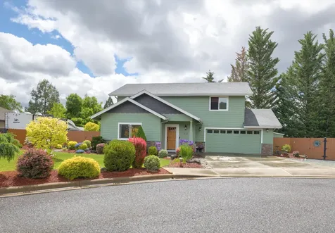 215 NW Knight Court Grants Pass OR 97526