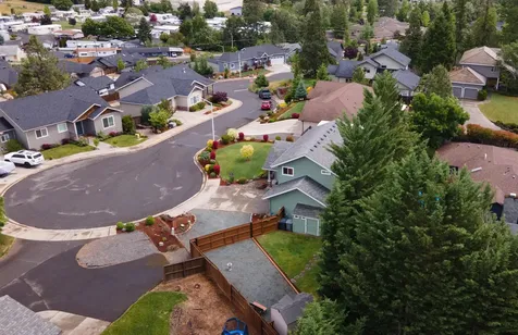 215 NW Knight Court Grants Pass OR 97526