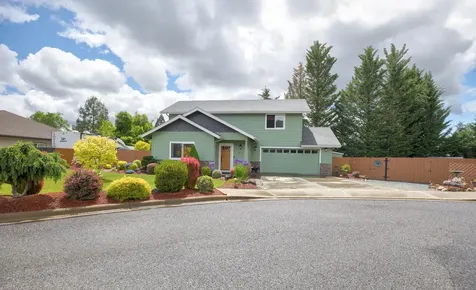 215 NW Knight Court Grants Pass OR 97526