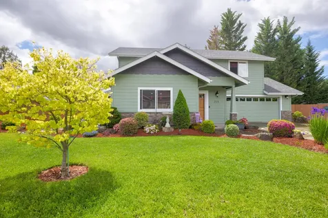 215 NW Knight Court Grants Pass OR 97526