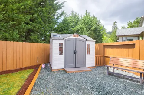 215 NW Knight Court Grants Pass OR 97526