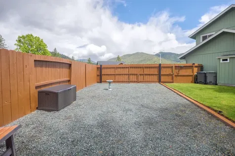 215 NW Knight Court Grants Pass OR 97526