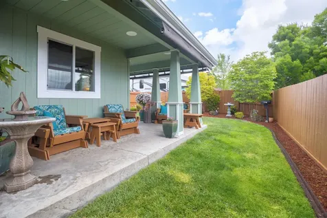 215 NW Knight Court Grants Pass OR 97526