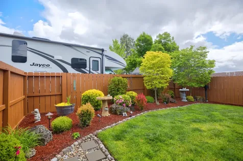 215 NW Knight Court Grants Pass OR 97526