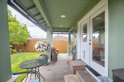 215 NW Knight Court Grants Pass OR 97526