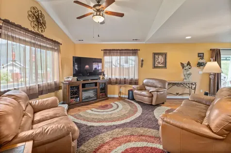 215 NW Knight Court Grants Pass OR 97526