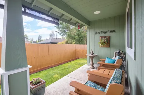 215 NW Knight Court Grants Pass OR 97526