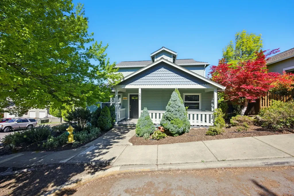 390 Hemlock Lane Ashland OR 97520