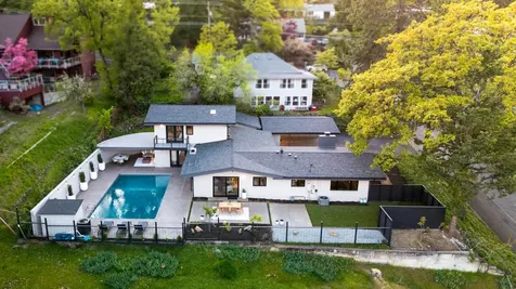 310 Holly Street Ashland OR 97520