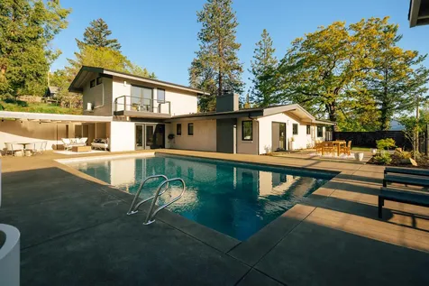 310 Holly Street Ashland OR 97520