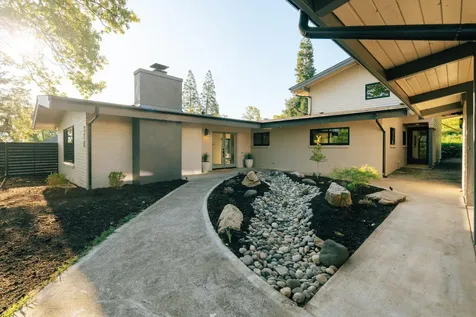 310 Holly Street Ashland OR 97520