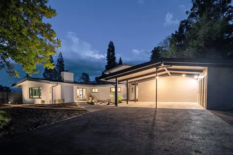310 Holly Street Ashland OR 97520