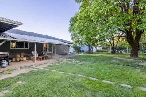 1300 Ojai Avenue Grants Pass OR 97527