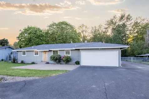 1300 Ojai Avenue Grants Pass OR 97527