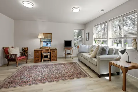 60349 Sage Stone Loop Bend OR 97702