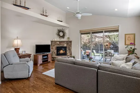 60349 Sage Stone Loop Bend OR 97702