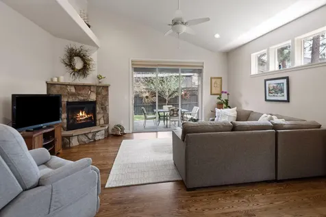 60349 Sage Stone Loop Bend OR 97702