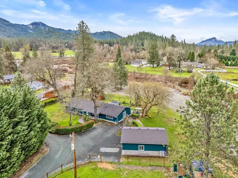 149 Queens Branch Road Rogue River OR 97537