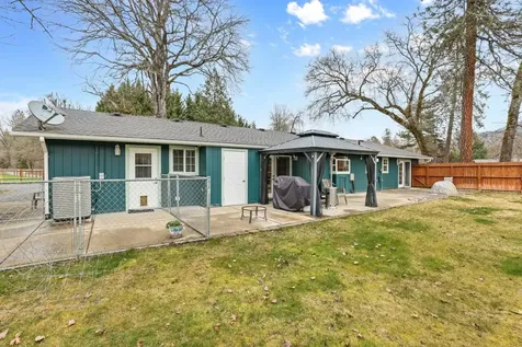 149 Queens Branch Road Rogue River OR 97537