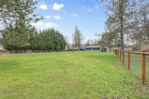 149 Queens Branch Road Rogue River OR 97537