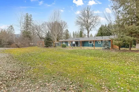 149 Queens Branch Road Rogue River OR 97537