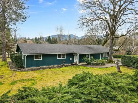 149 Queens Branch Road Rogue River OR 97537