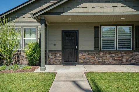1491 Spring Street Medford OR 97504