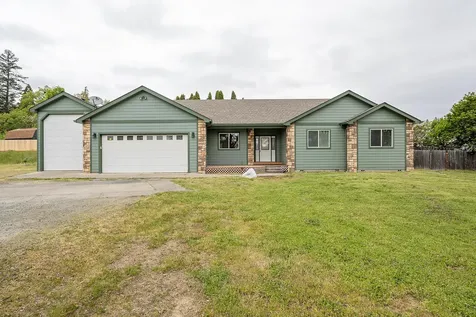 1634 NW F Street Grants Pass OR 97526