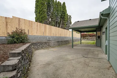 1634 NW F Street Grants Pass OR 97526