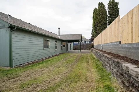 1634 NW F Street Grants Pass OR 97526