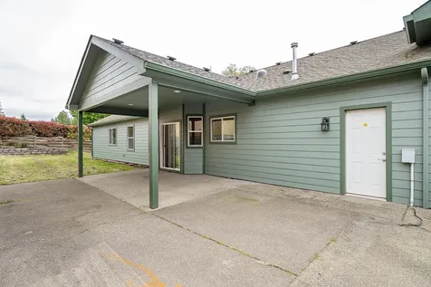 1634 NW F Street Grants Pass OR 97526