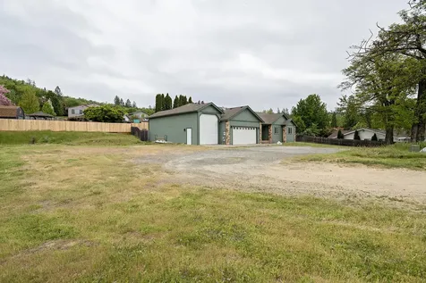 1634 NW F Street Grants Pass OR 97526